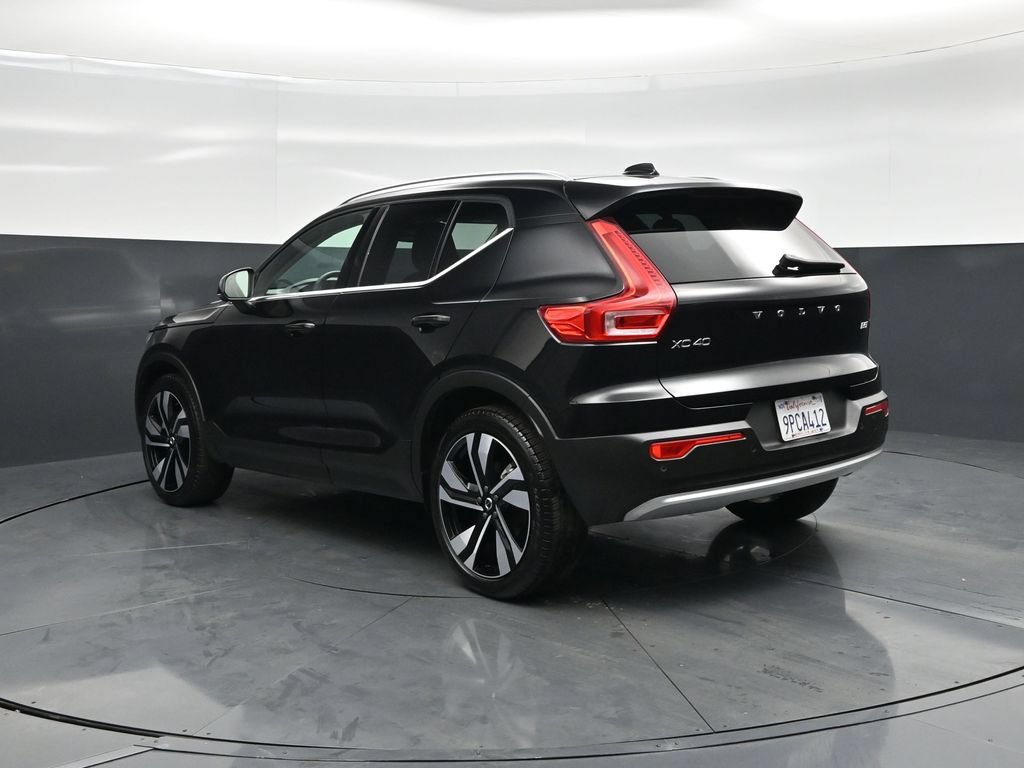 Used 2025 Volvo XC40 B5 Plus AWD/4WD image 6