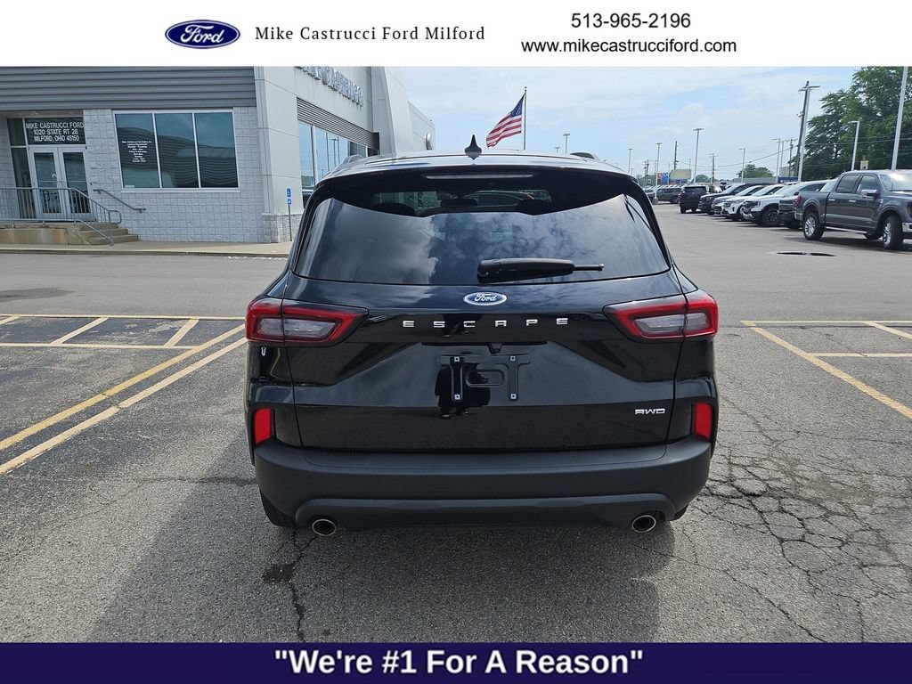 Certified 2025 Ford Escape ST-Line AWD/4WD image 4