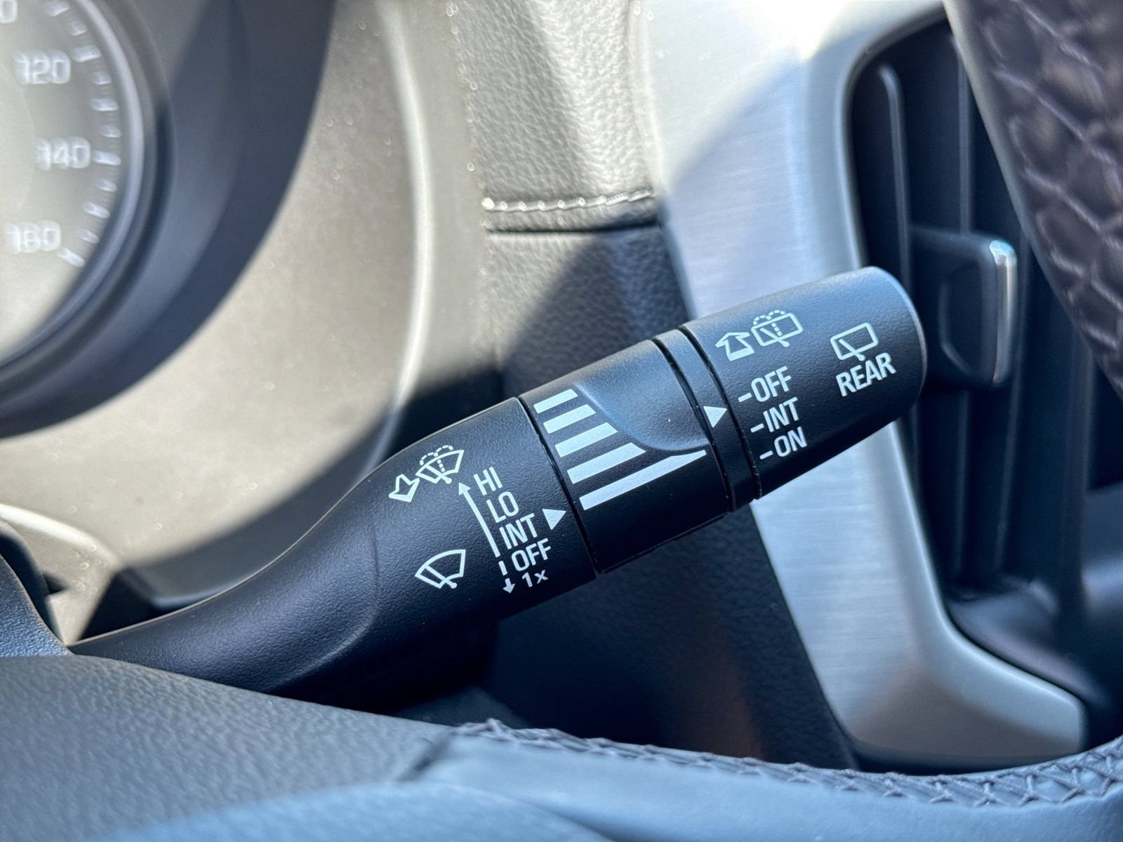 Used 2024 GMC Terrain SLT w/ Elevation Edition AWD/4WD image 31