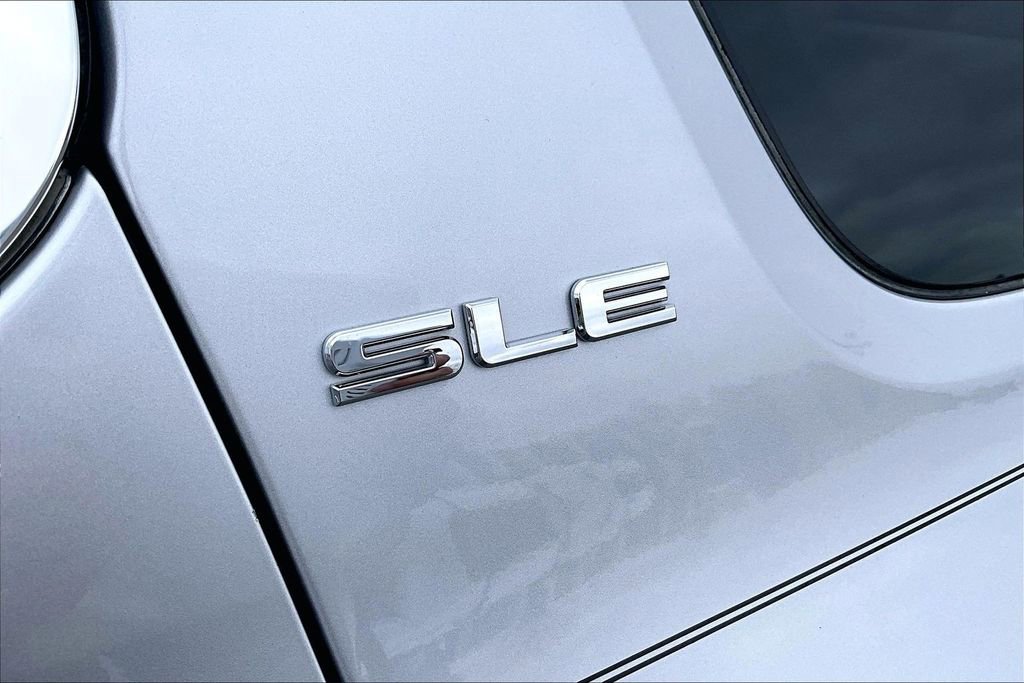 Used 2017 GMC Acadia SLE w/ LPO, Floor Liner Package image 8