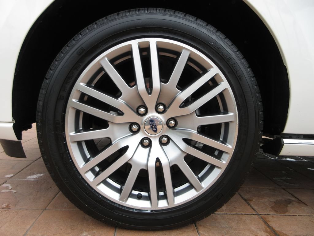 Certified 2023 Ford Expedition Platinum AWD/4WD image 9