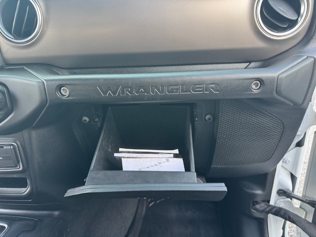 Used 2020 Jeep Wrangler Unlimited Rubicon AWD/4WD image 18