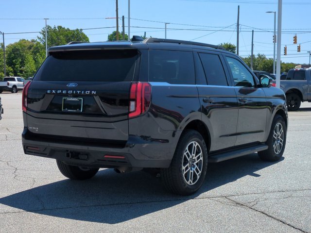 Certified 2025 Ford Expedition Active RWD image 4