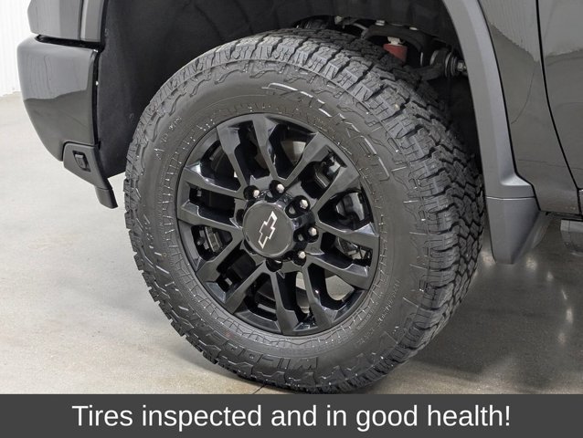 Used 2025 Chevrolet Silverado 2500 High Country w/ High Country Premium Package AWD/4WD image 2