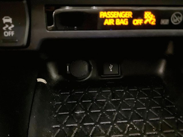 Used 2022 Toyota RAV4 LE AWD/4WD image 30