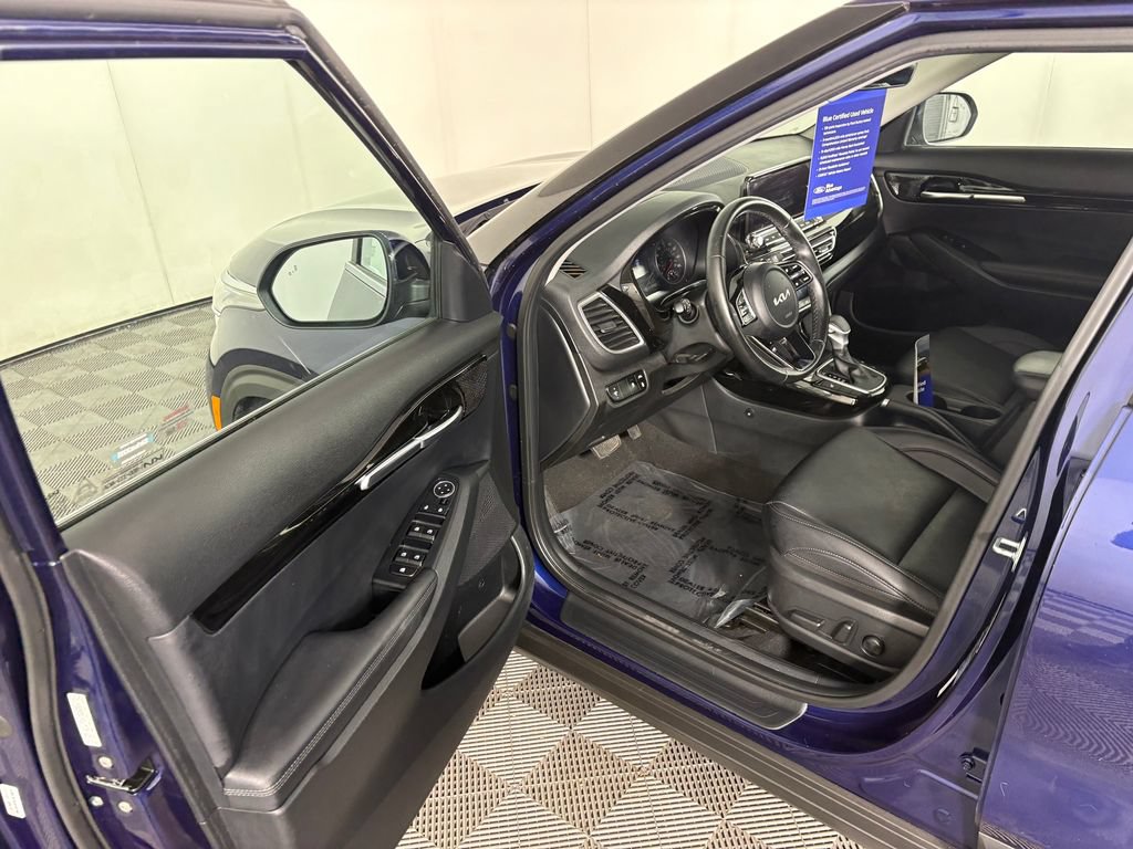 Used 2023 Kia Seltos EX AWD/4WD image 11