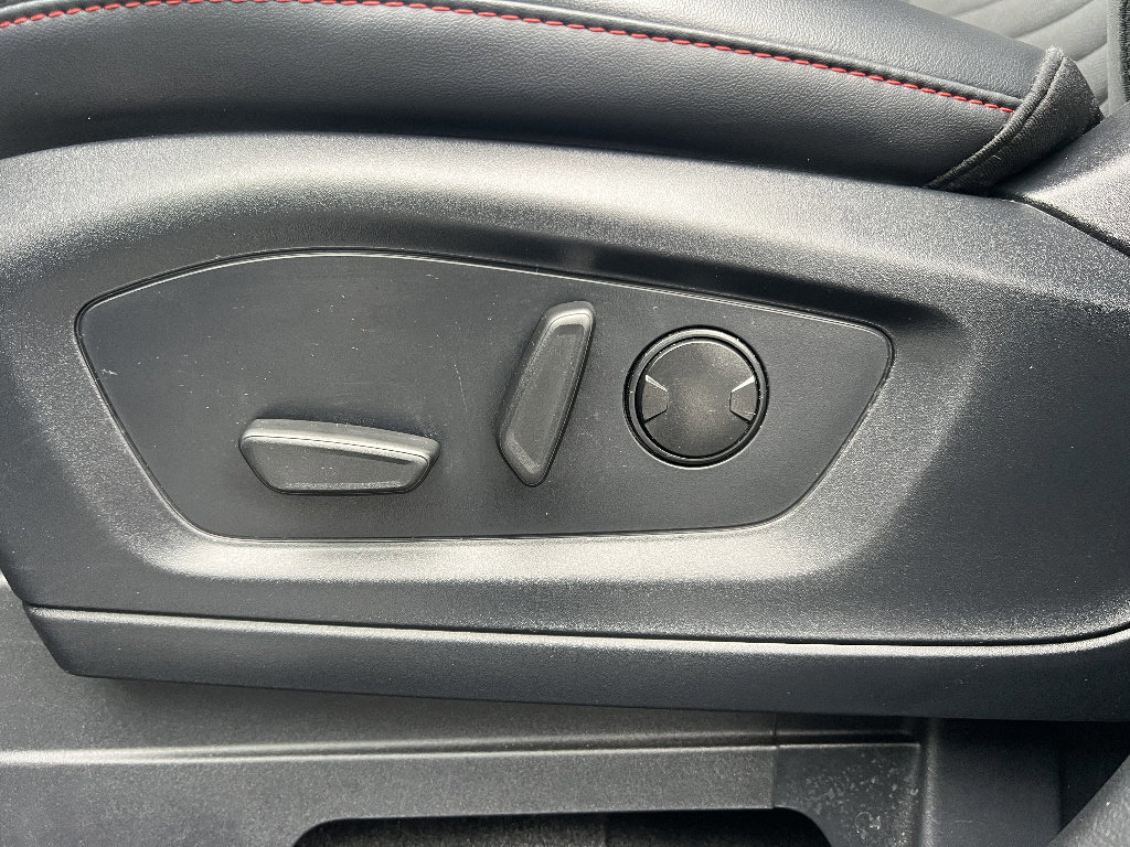 Certified 2025 Ford Explorer ST-Line image 17