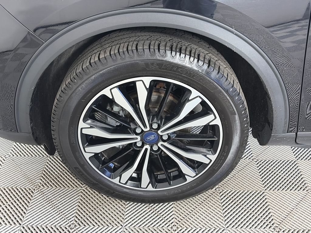 Certified 2022 Ford Escape SEL w/ SEL Stealth AWD Package image 8