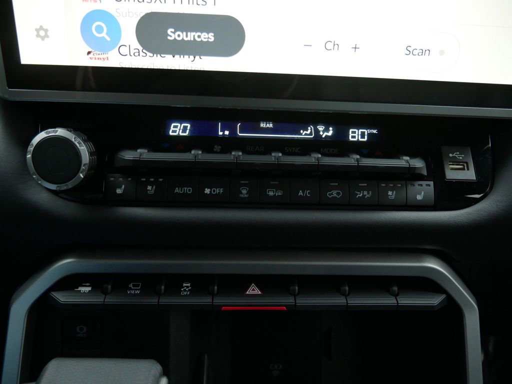 Used 2025 Toyota Sequoia Platinum image 22