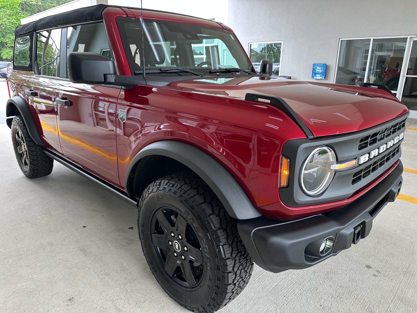 Certified 2025 Ford Bronco Big Bend w/ Black Diamond Package AWD/4WD image 9