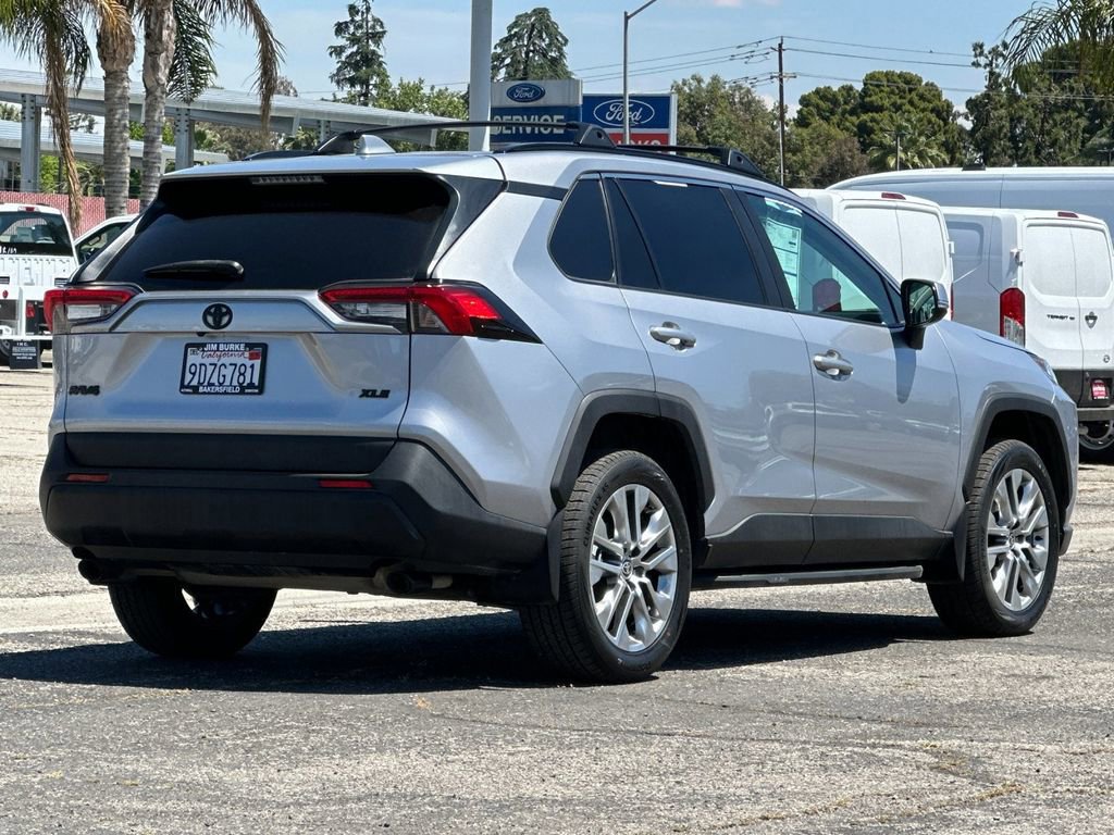 Used 2022 Toyota RAV4 XLE Premium FWD image 5