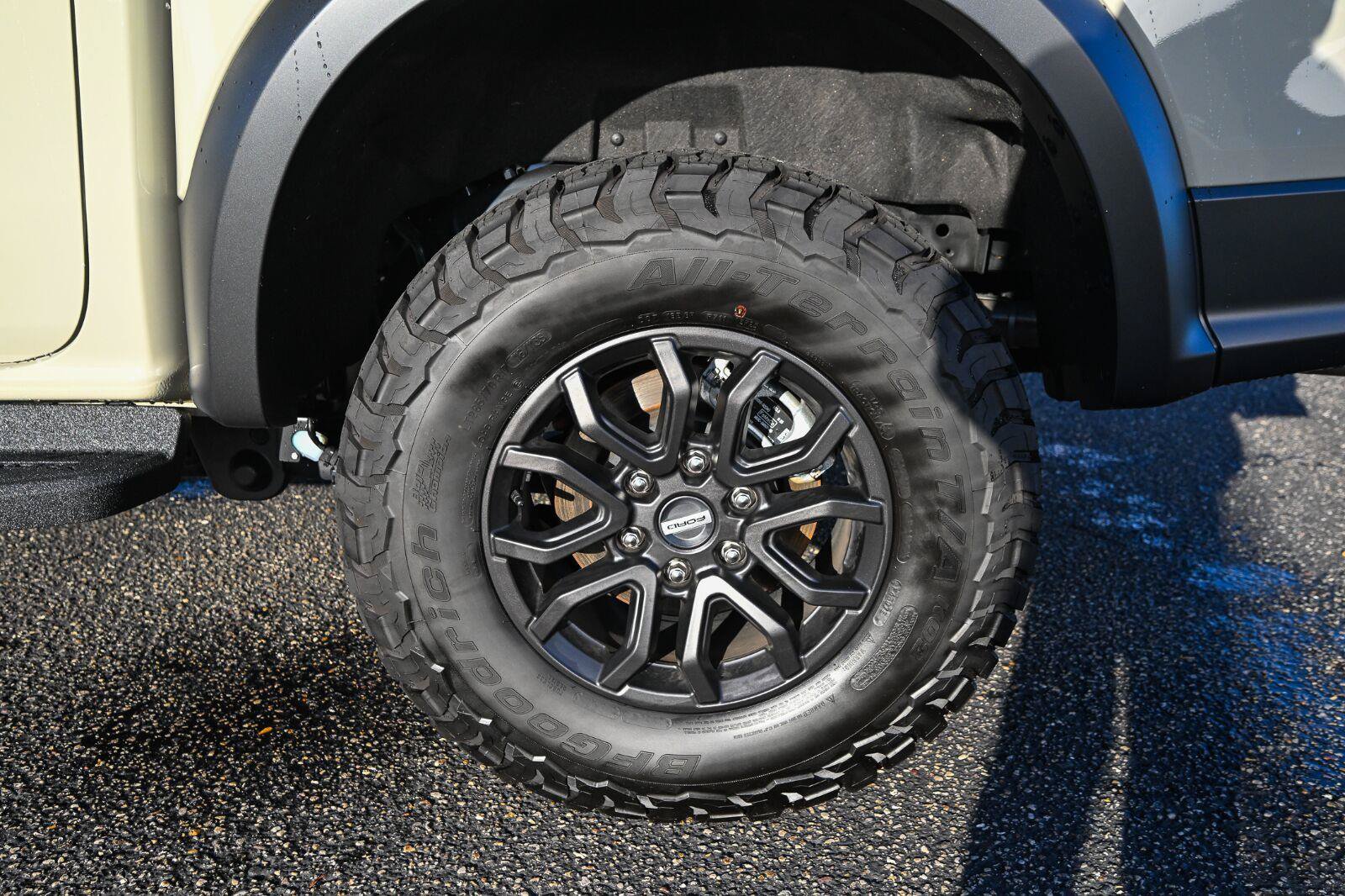 Certified 2025 Ford Ranger Raptor AWD/4WD image 13