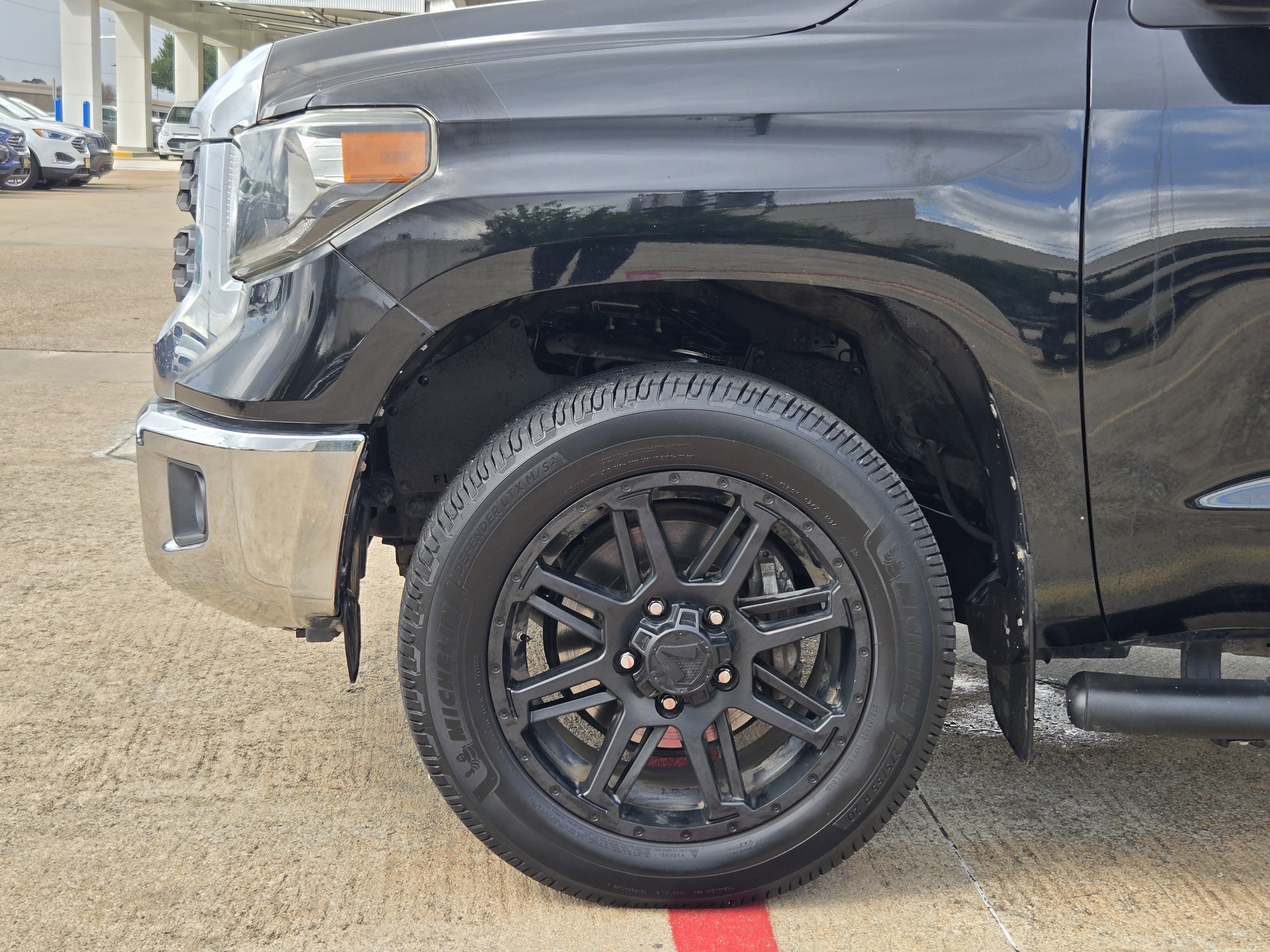 Used 2018 Toyota Tundra SR5 w/ SR5 Upgrade Package RWD image 5