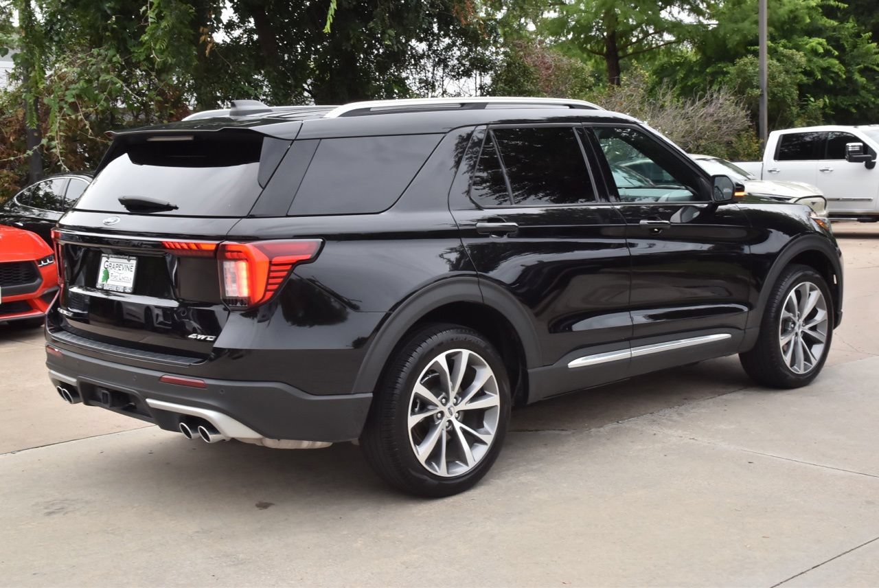 Certified 2025 Ford Explorer Platinum w/ Ultimate Package AWD/4WD image 8