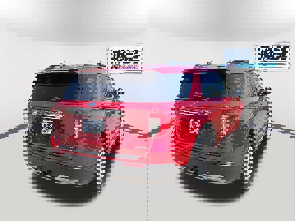 Certified 2022 Ford Explorer XLT w/ Equipment Group 202A image 5