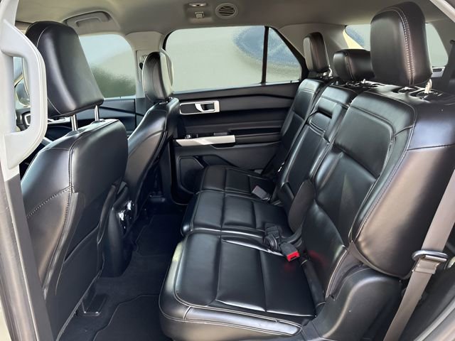 Certified 2021 Ford Explorer XLT w/ Equipment Group 202A AWD/4WD image 15