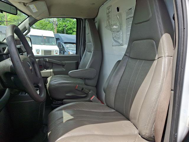 Used 2021 GMC Savana 3500 w/ Power Convenience Package RWD image 12