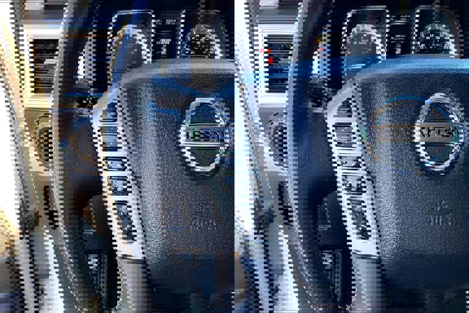 Used 2018 Nissan Titan PRO-4X image 20