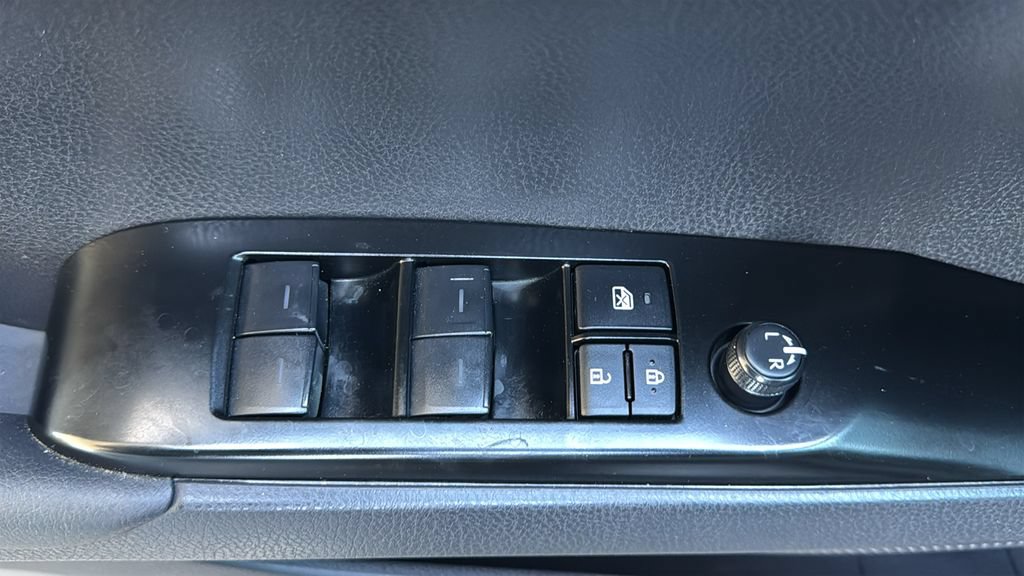Used 2026 Toyota Camry SE w/ Convenience Package FWD image 19