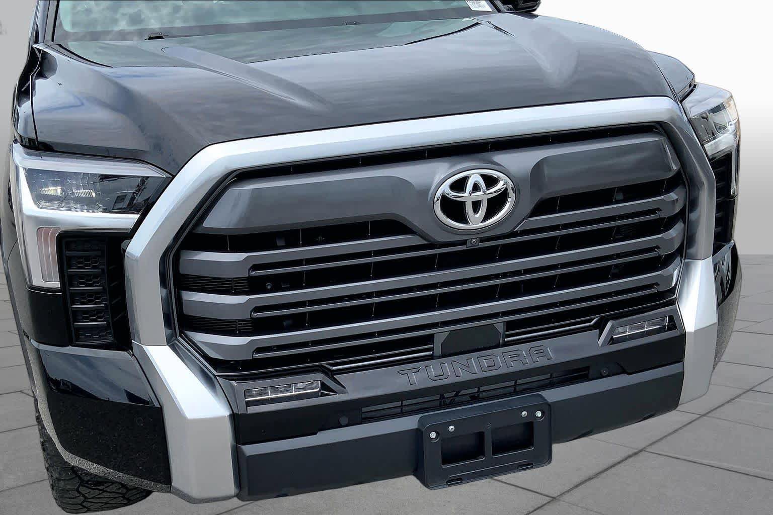 Used 2023 Toyota Tundra Limited AWD/4WD image 29