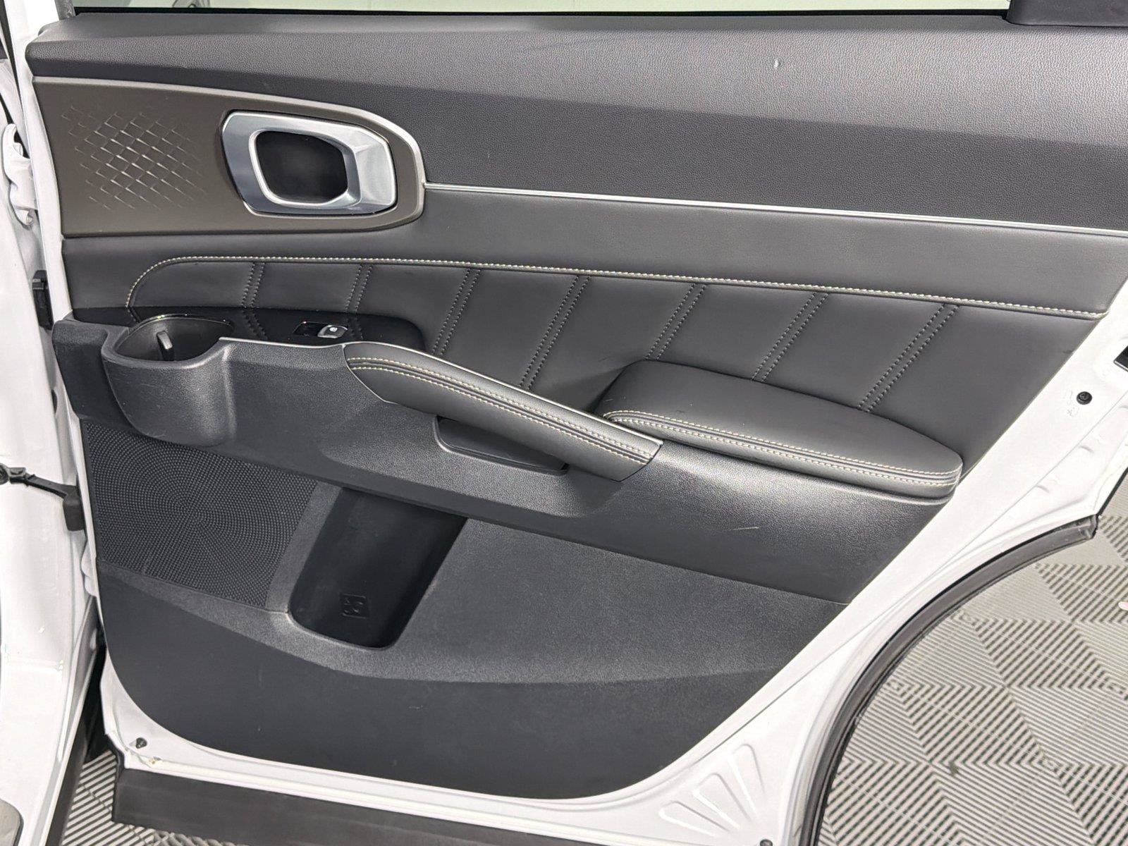 Used 2022 Kia Sorento SX FWD image 16