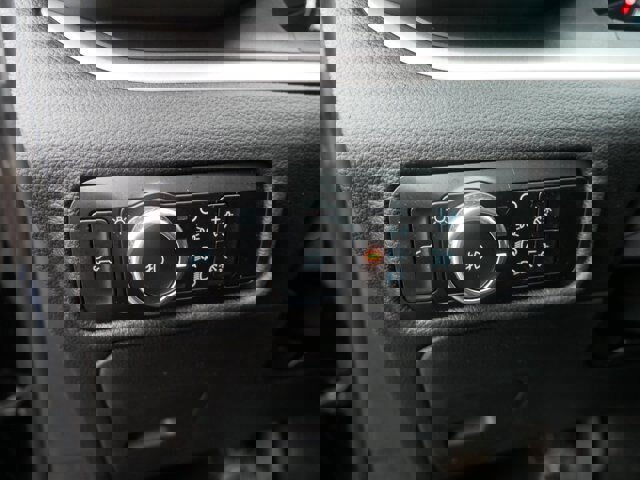 Certified 2024 Ford Explorer XLT w/ Equipment Group 202A image 15