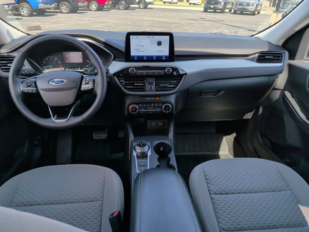 Certified 2022 Ford Escape SE w/ Cold Weather Package AWD/4WD image 2
