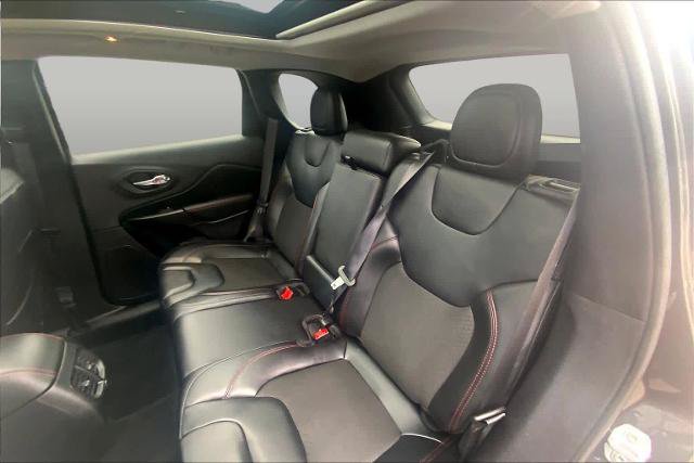 Used 2021 Jeep Cherokee Trailhawk w/ Sun, Sound & Nav Group AWD/4WD image 21