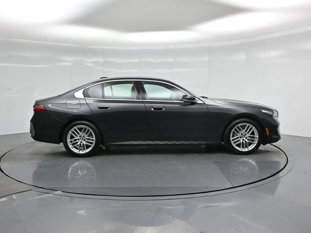 Used 2025 BMW 530i image 9