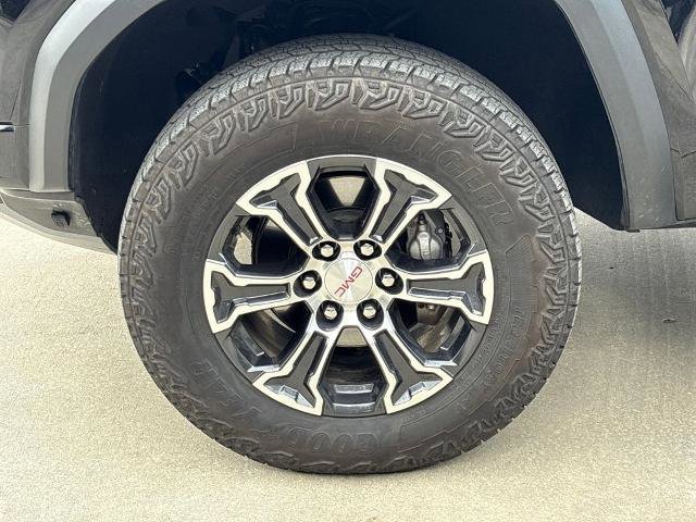 Used 2024 GMC Canyon AT4 w/ Technology Package image 13