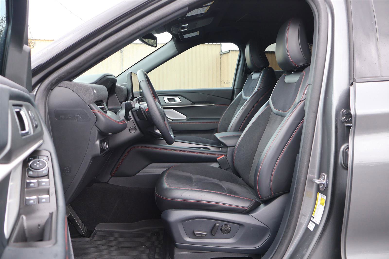 Certified 2025 Ford Explorer ST image 11