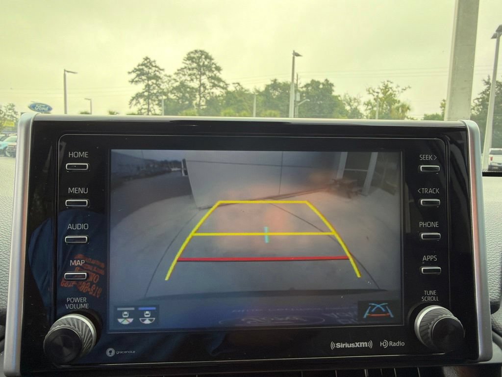 Used 2021 Toyota RAV4 XLE w/ Convenience Package FWD image 27