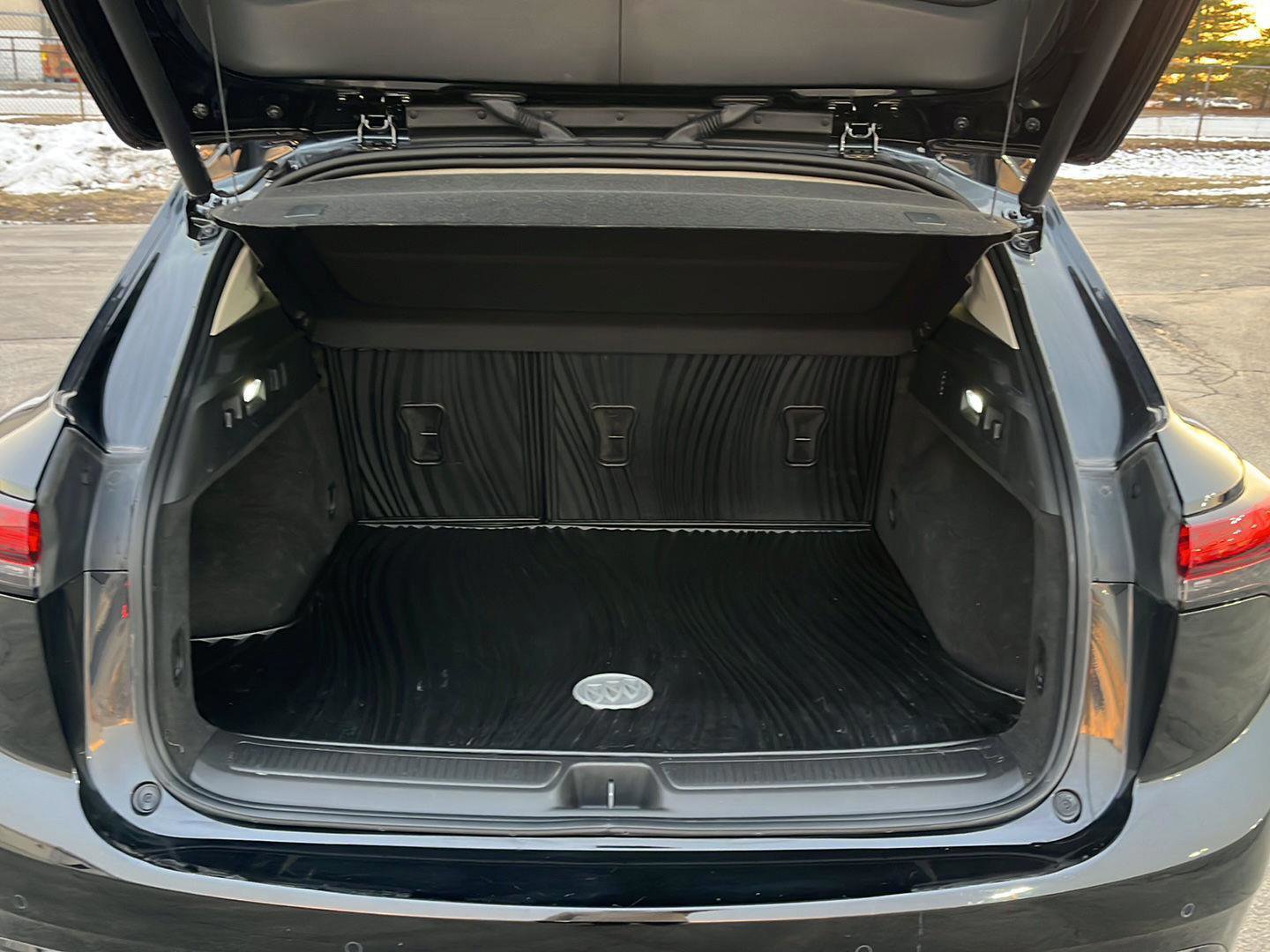 Used 2023 Buick Envision Essence w/ Sport Touring Package image 17