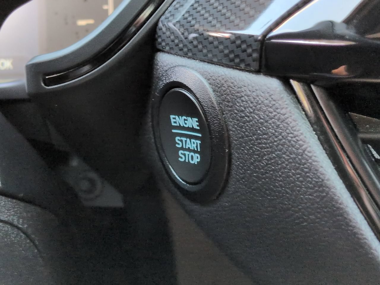 Certified 2025 Ford Escape ST-Line FWD image 26