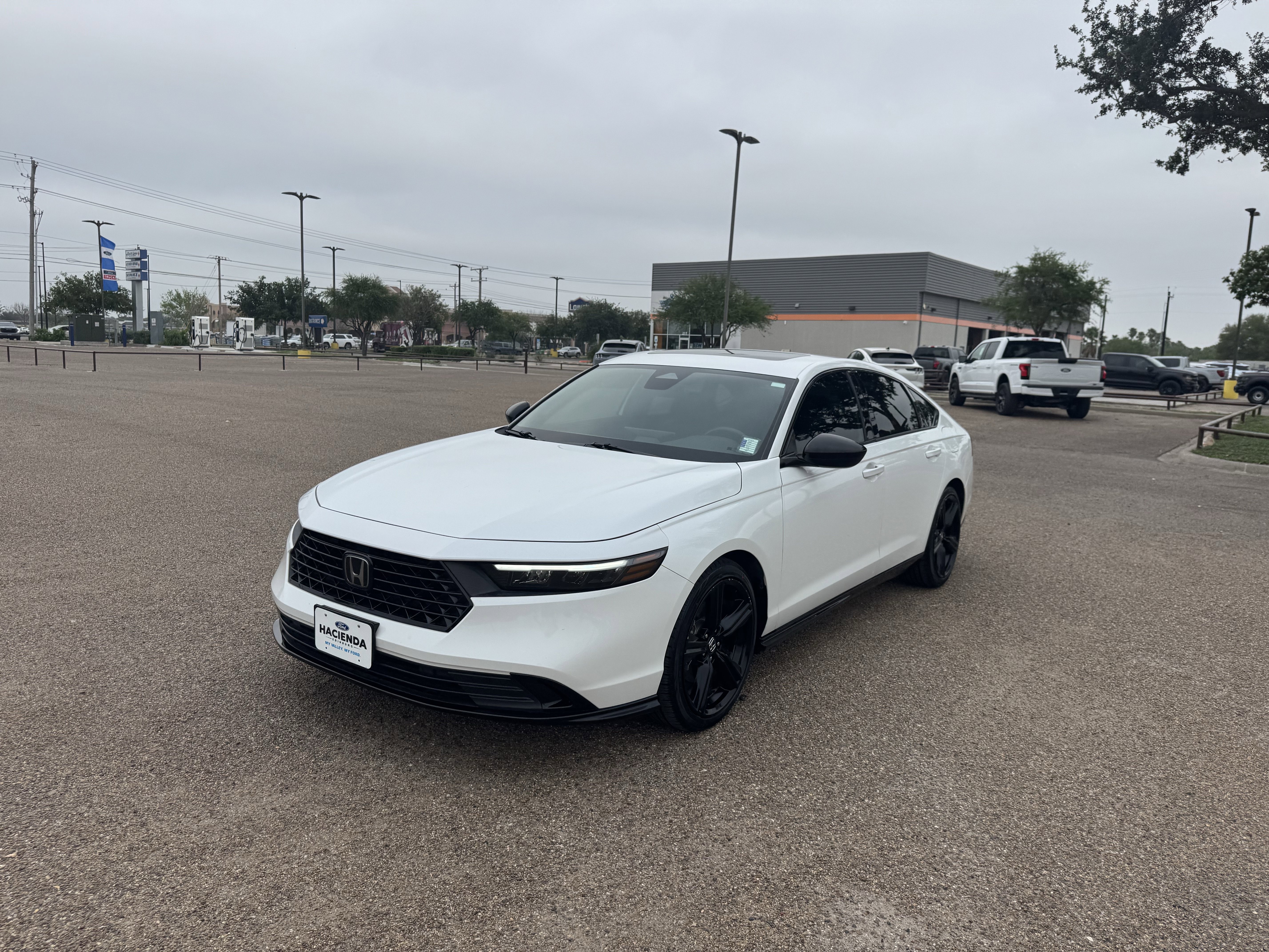 Used 2024 Honda Accord Sport image 1