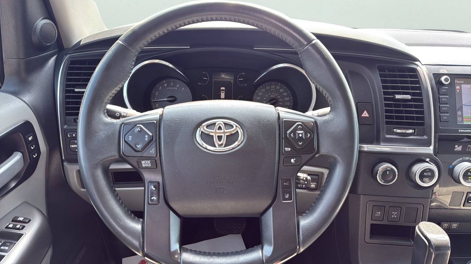 Used 2021 Toyota Sequoia Limited w/ Safety & Convenience Package AWD/4WD image 15