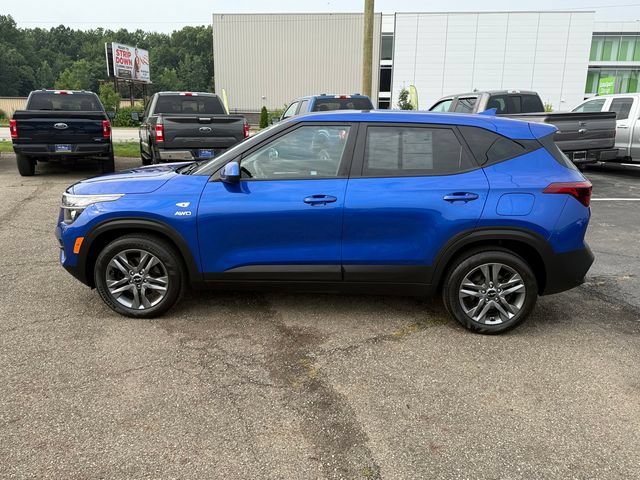 Used 2023 Kia Seltos LX AWD/4WD image 8