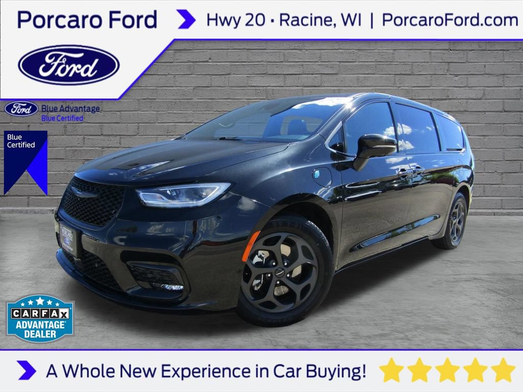 Used 2022 Chrysler Pacifica Limited w/ Uconnect Theater Family Group