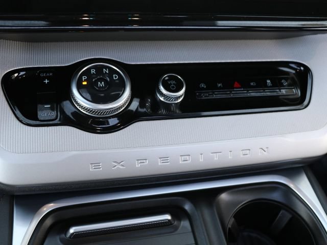 Certified 2025 Ford Expedition Active AWD/4WD image 23