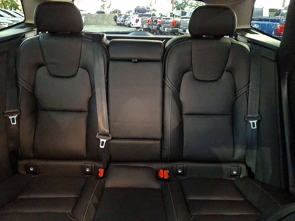 Used 2026 Volvo XC60 B5 Ultra w/ Climate Package AWD/4WD image 13