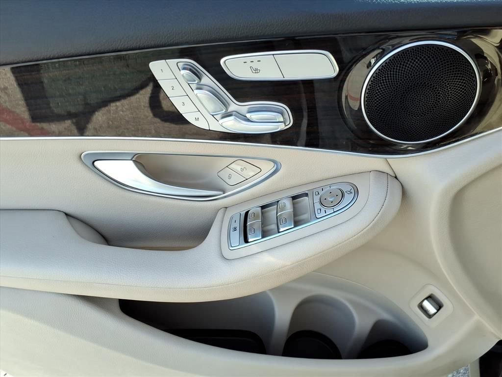 Used 2019 Mercedes-Benz GLC 300 4MATIC image 14