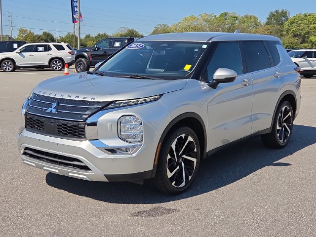 Used 2023 Mitsubishi Outlander SE AWD/4WD image 7