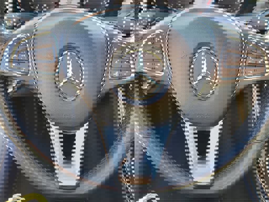 Used 2018 Mercedes-Benz C 300 Sedan image 17