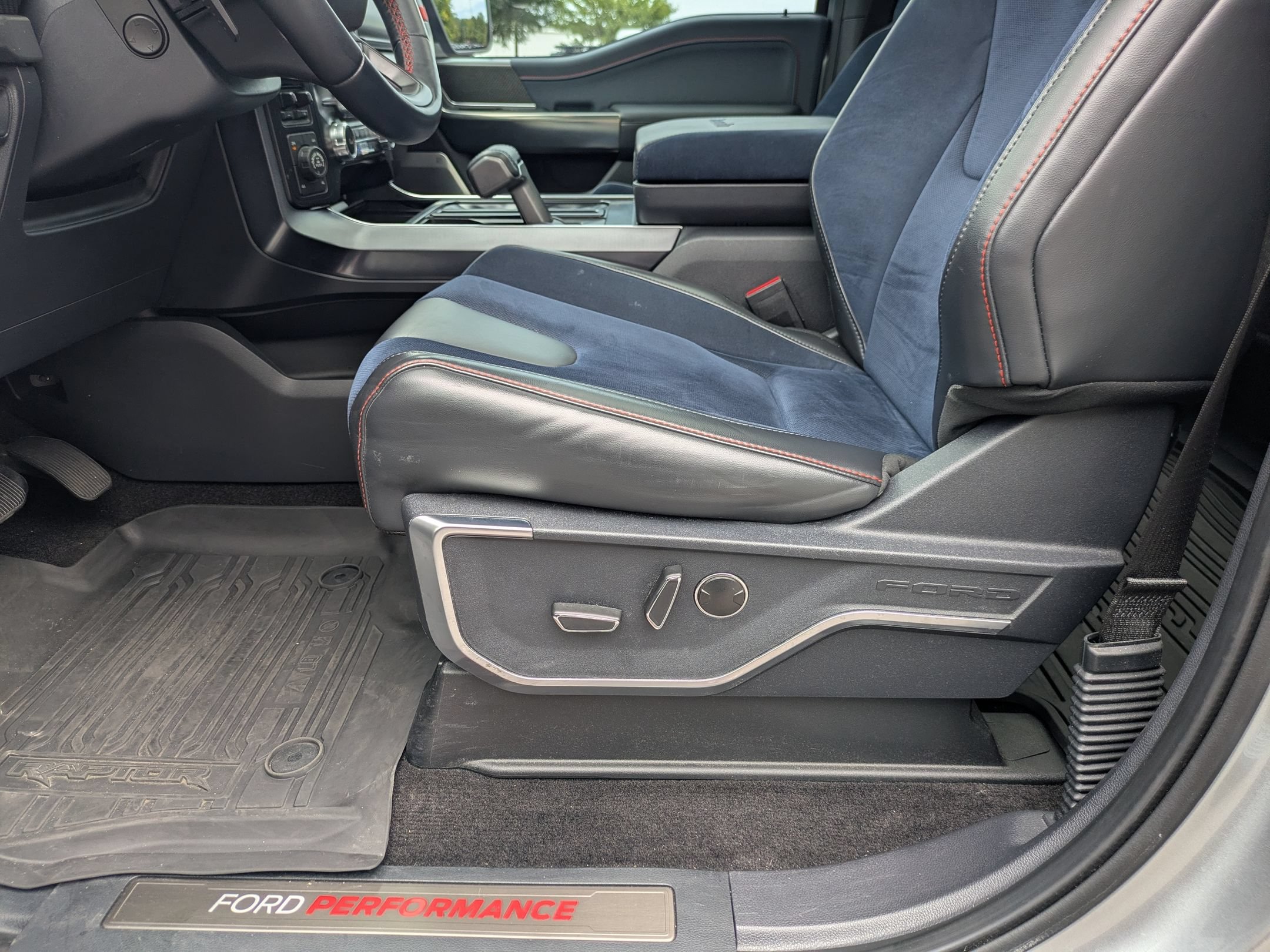 Certified 2023 Ford F150 Raptor w/ Raptor 37 Performance Package AWD/4WD image 13