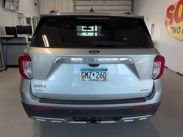 Certified 2021 Ford Explorer XLT w/ Equipment Group 202A AWD/4WD image 4