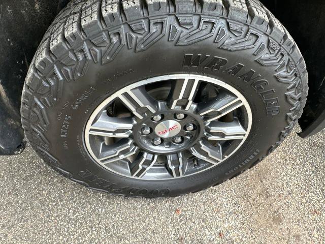 Used 2025 GMC Sierra 1500 AT4 AWD/4WD image 36