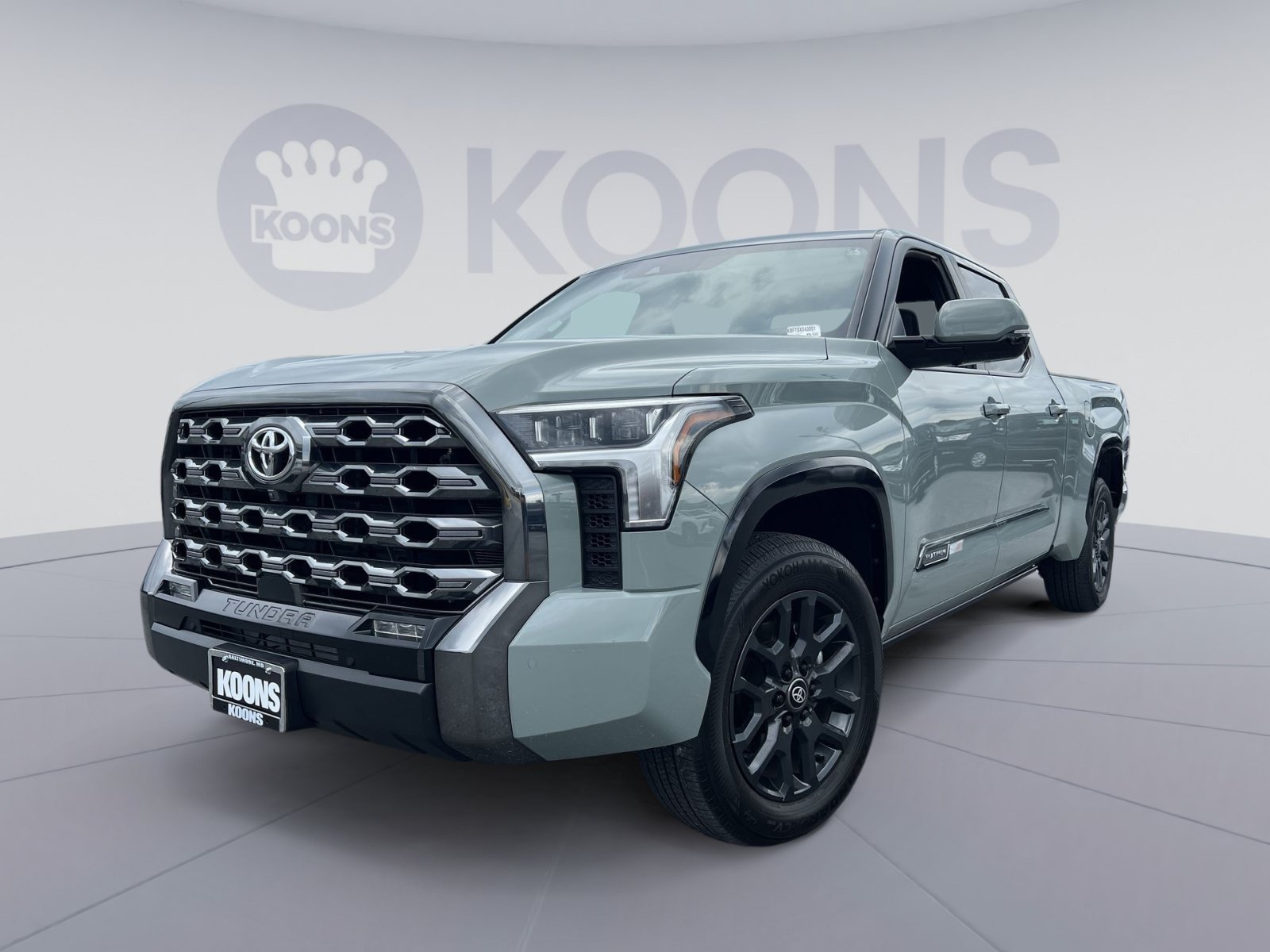 Used 2025 Toyota Tundra Platinum AWD/4WD image 1