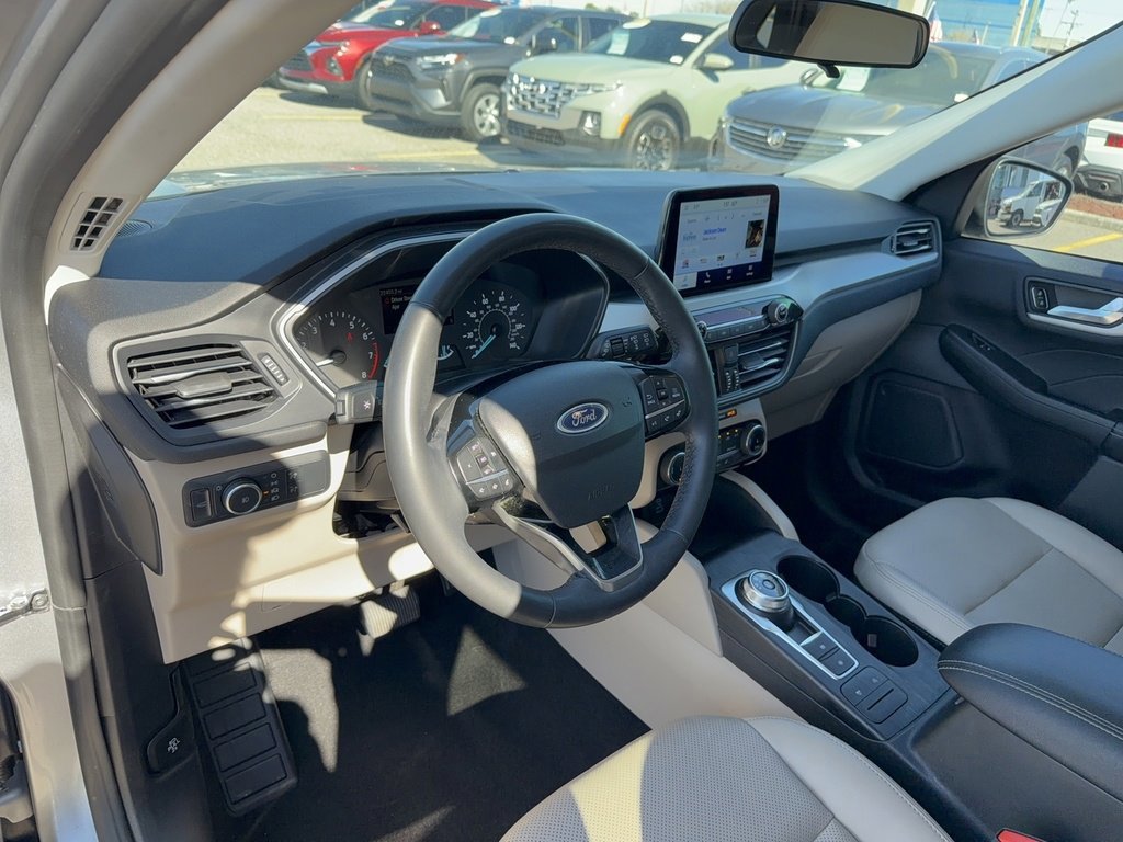 Certified 2022 Ford Escape SEL image 10