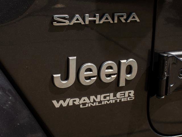 Used 2018 Jeep Wrangler Unlimited Sahara w/ Dual Top Group AWD/4WD image 11