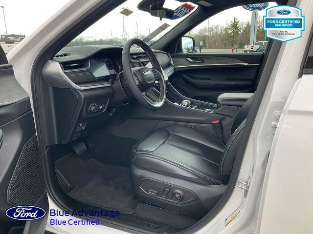 Used 2025 Jeep Grand Cherokee Limited AWD/4WD image 17